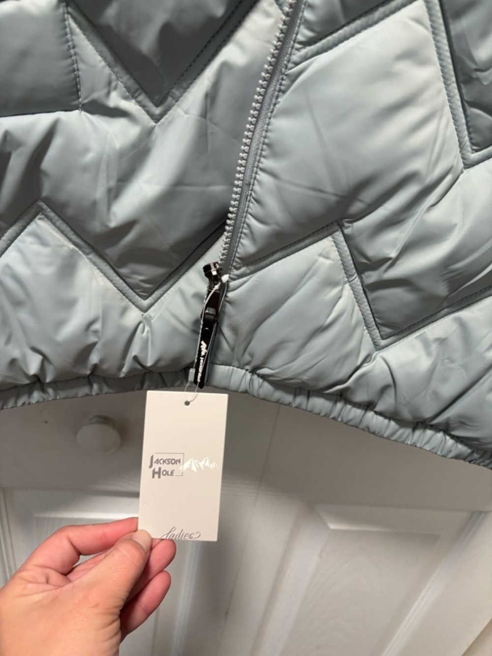 Jackson Hole Women’s Light Gray Quilted Chevron Puffer Jacket